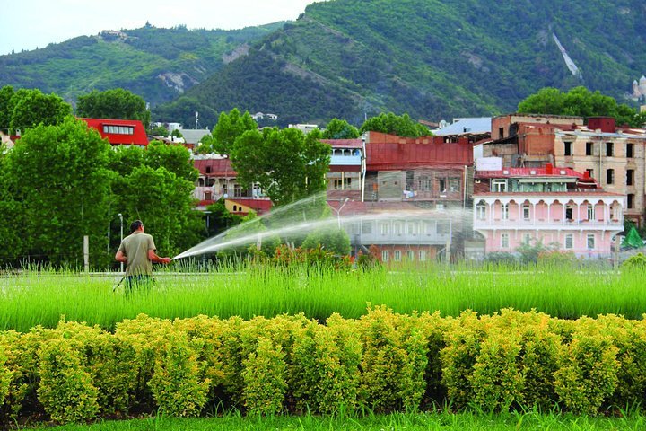 15-Day Tour to Azerbaijan, Georgia & Armenia starting in Baku