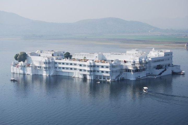 3 Days Private Udaipur City Tour With Kumbhalgarh Fort & Ranakpur Jain Temple