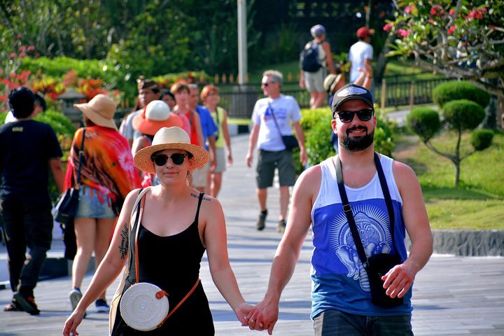 Best Bali Honeymoon Package with Romantic Candlelight Dinner 5D/4N